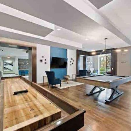 Fancy Apt Downtown. Pool. Gym. Lounge. Pet Ok Houston Buitenkant foto