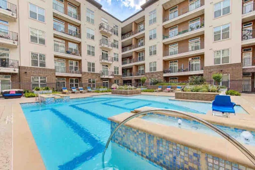 Fancy Apt Downtown. Pool. Gym. Lounge. Pet Ok Houston Buitenkant foto