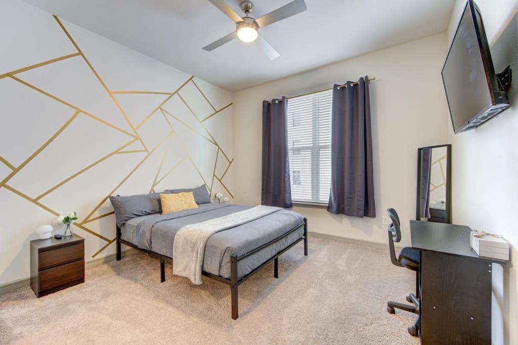 Fancy Apt Downtown. Pool. Gym. Lounge. Pet Ok Houston Buitenkant foto