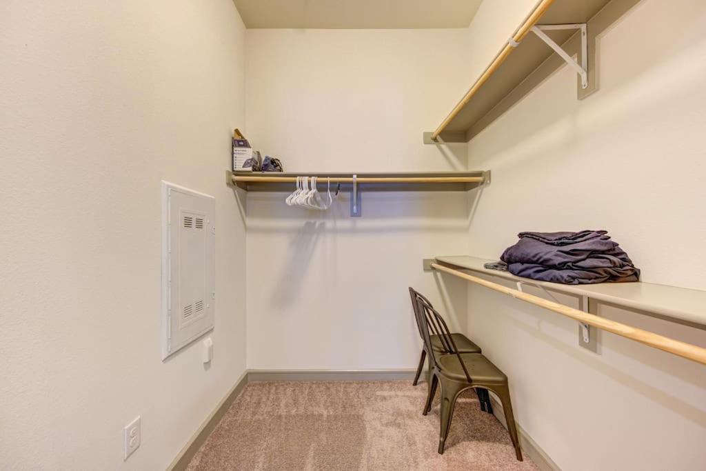 Fancy Apt Downtown. Pool. Gym. Lounge. Pet Ok Houston Buitenkant foto